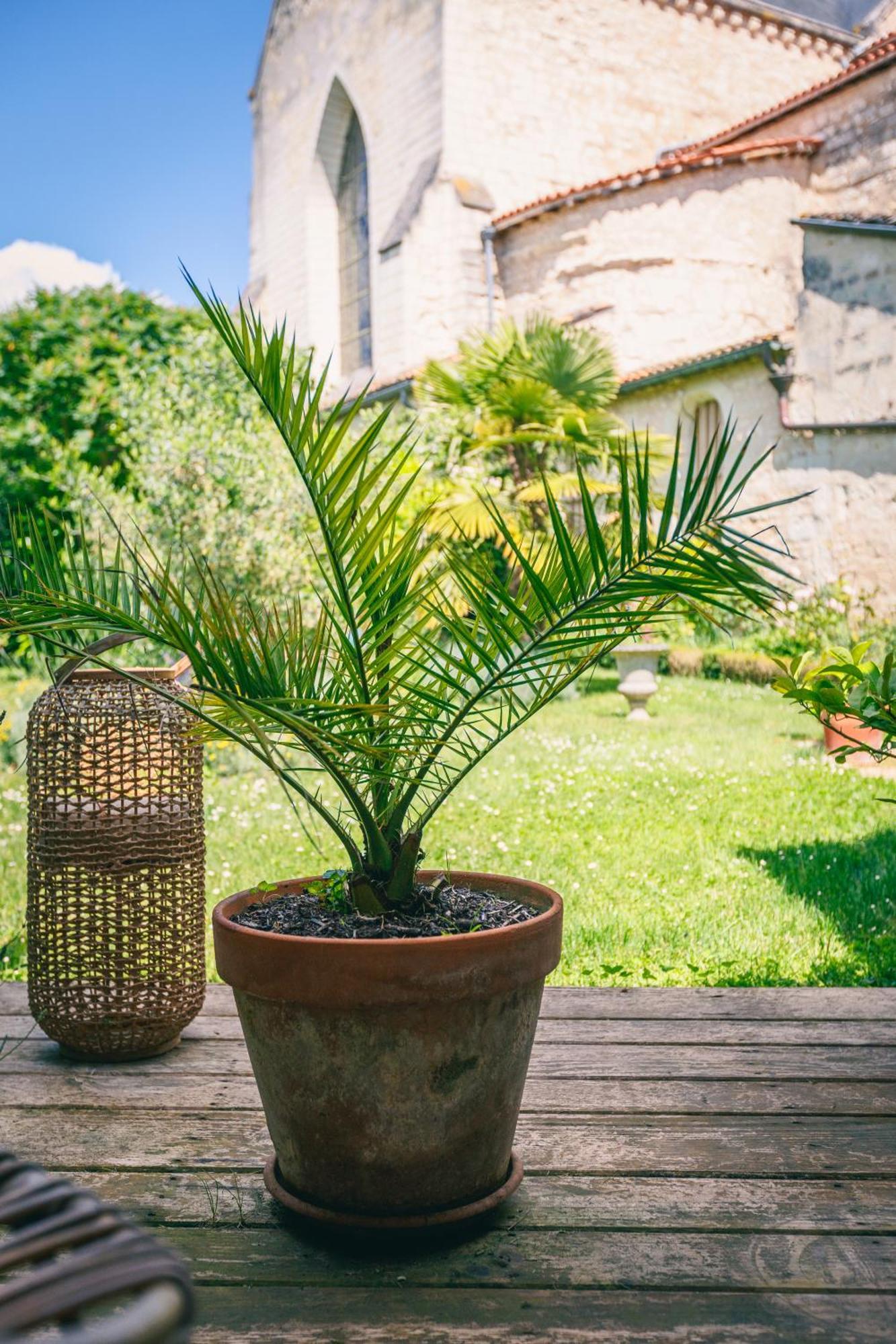 Le Prieure Sainte Croix Hotel Лудан Екстериор снимка