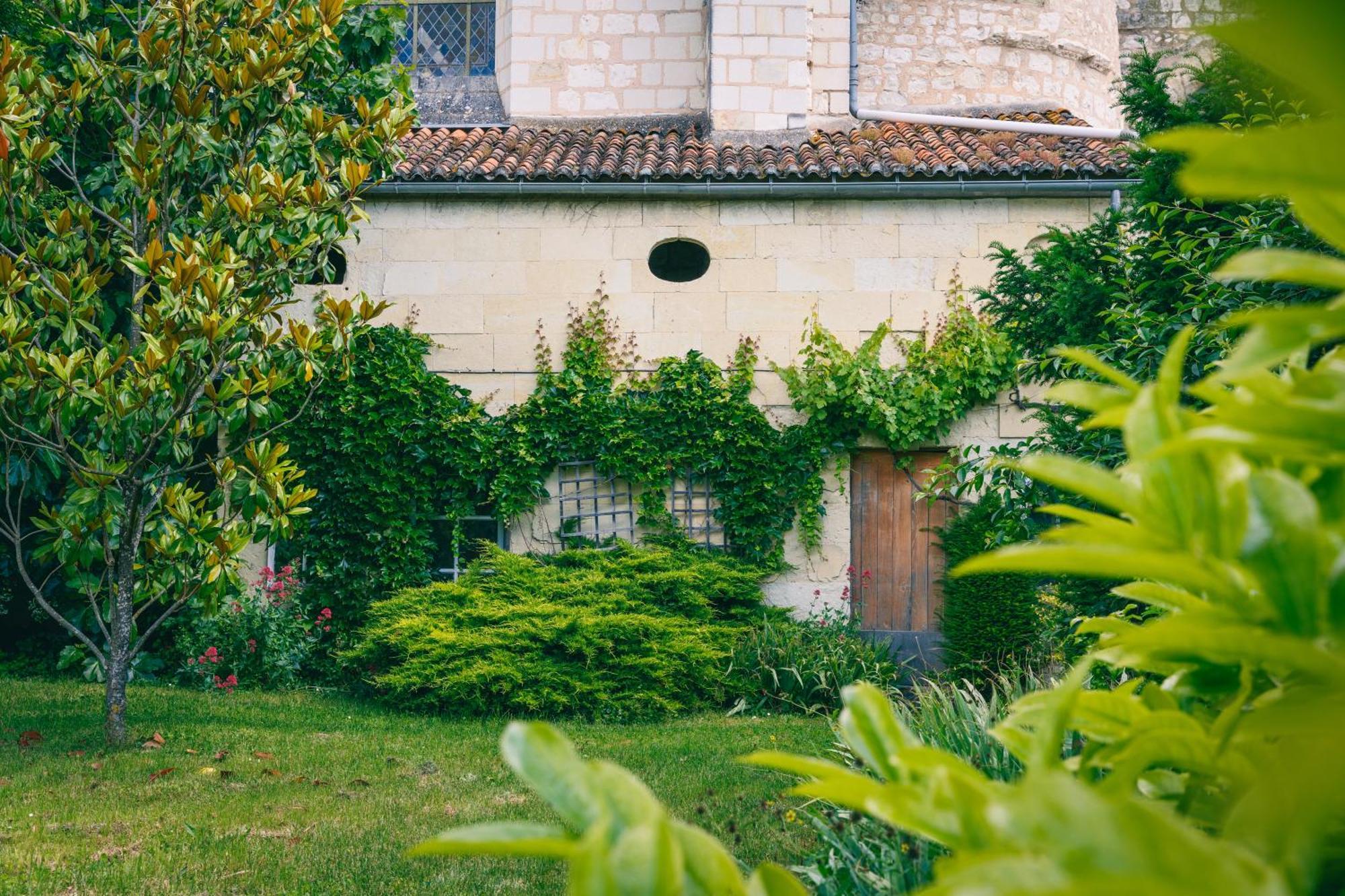 Le Prieure Sainte Croix Hotel Лудан Екстериор снимка