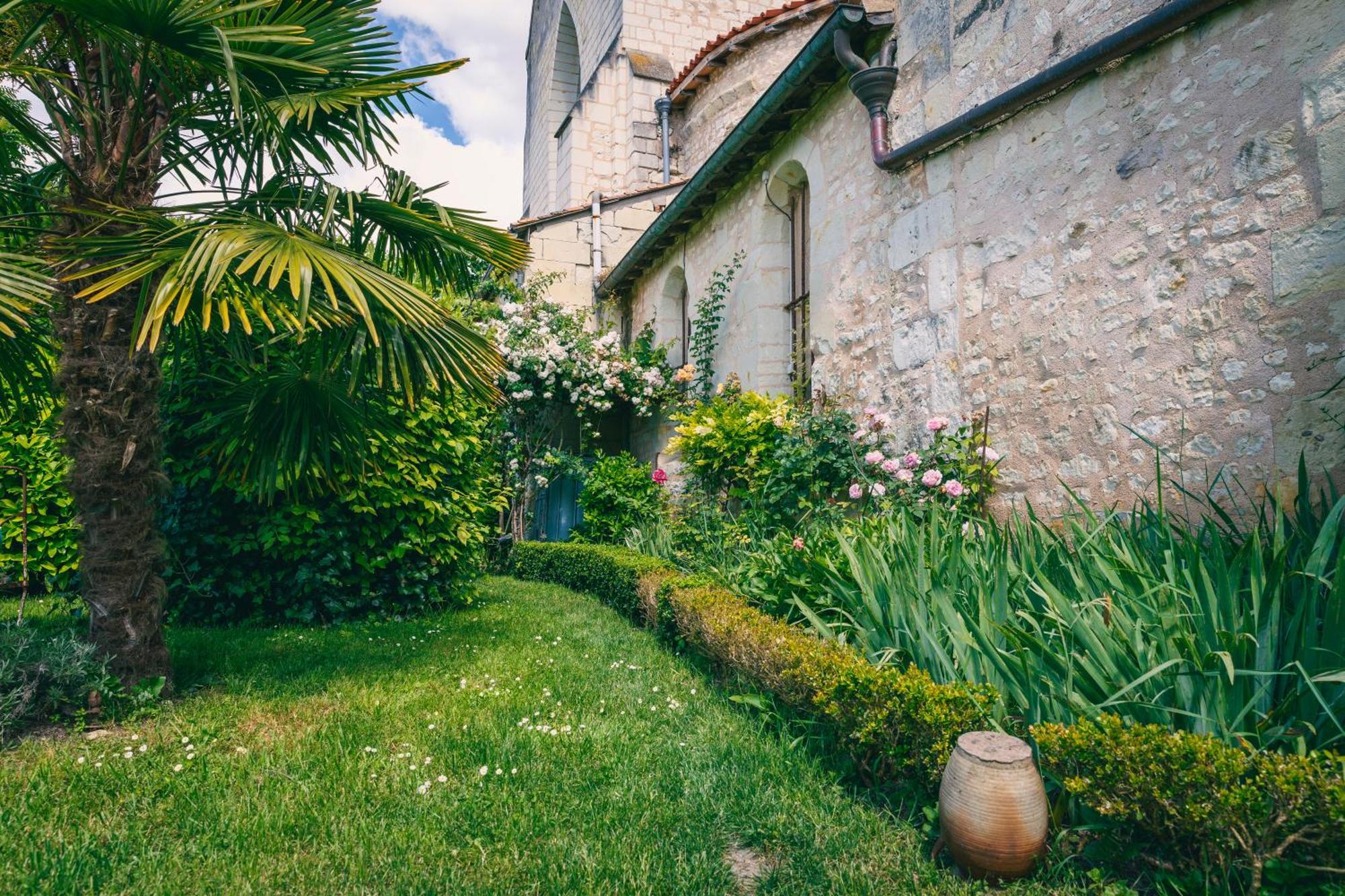 Le Prieure Sainte Croix Hotel Лудан Екстериор снимка