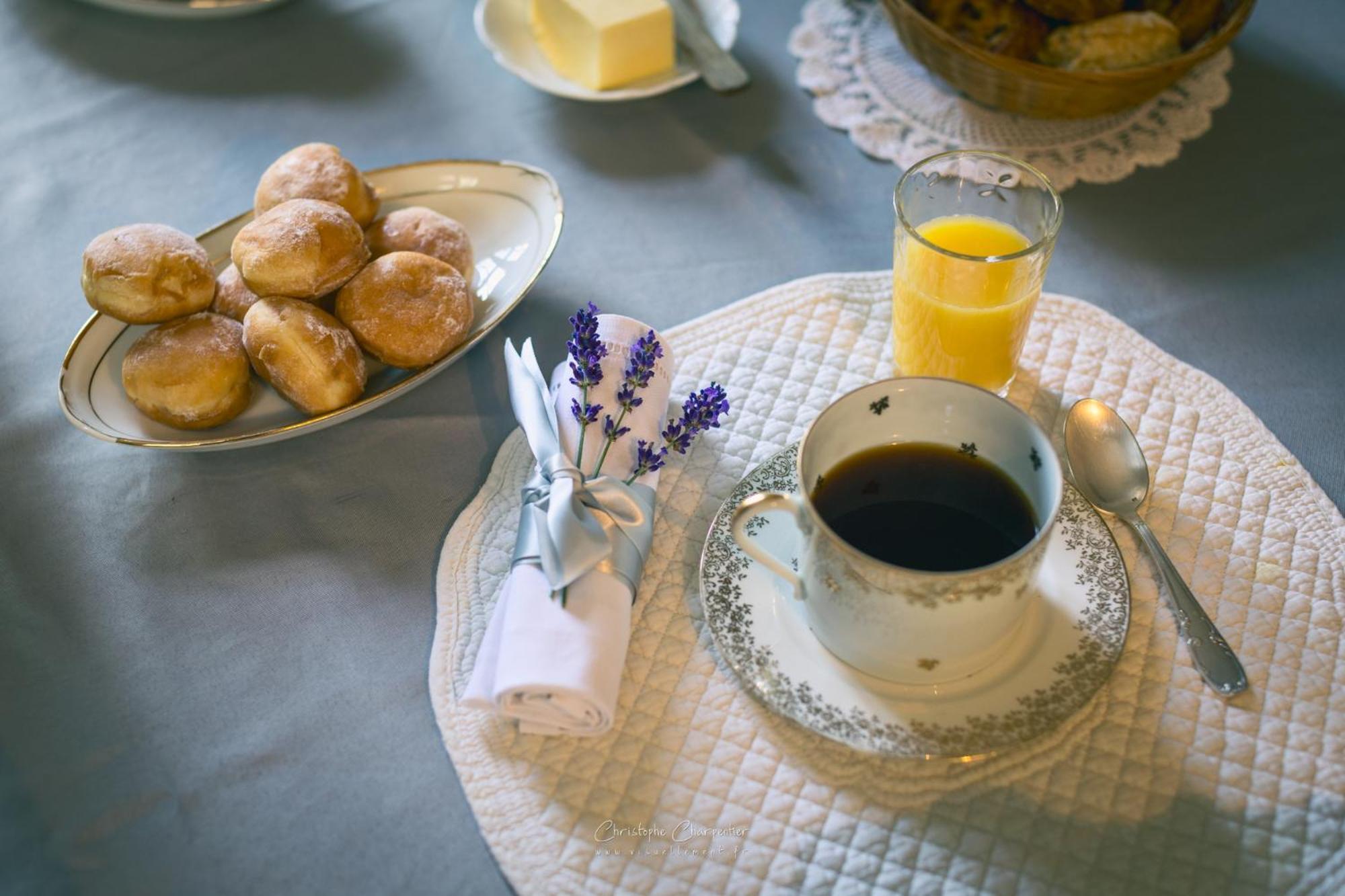 Le Prieure Sainte Croix Hotel Лудан Екстериор снимка