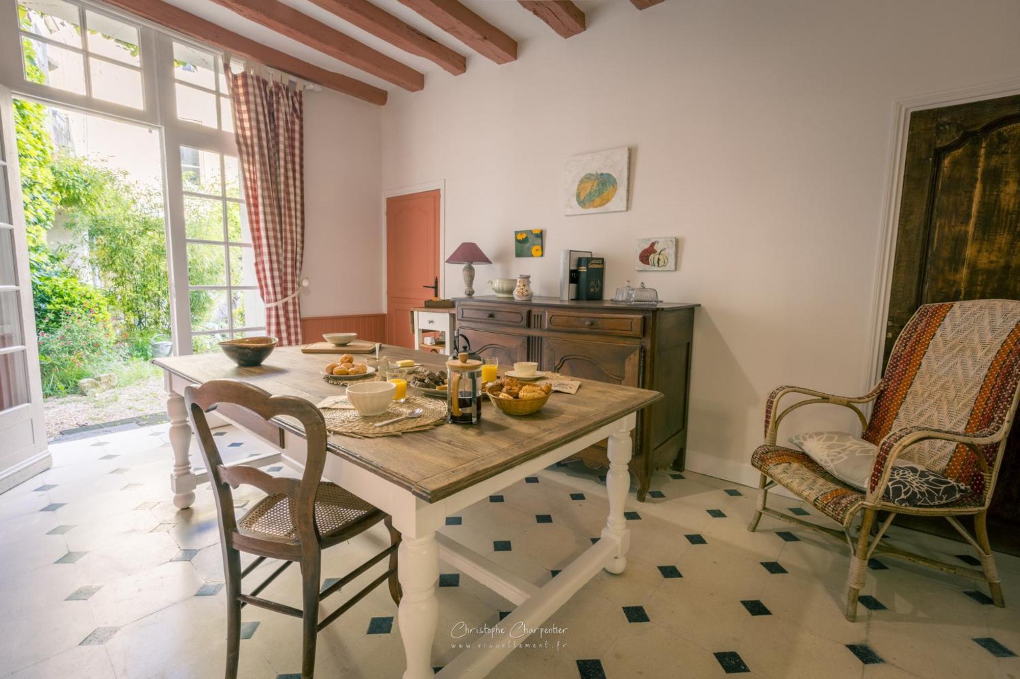 Le Prieure Sainte Croix Hotel Лудан Екстериор снимка