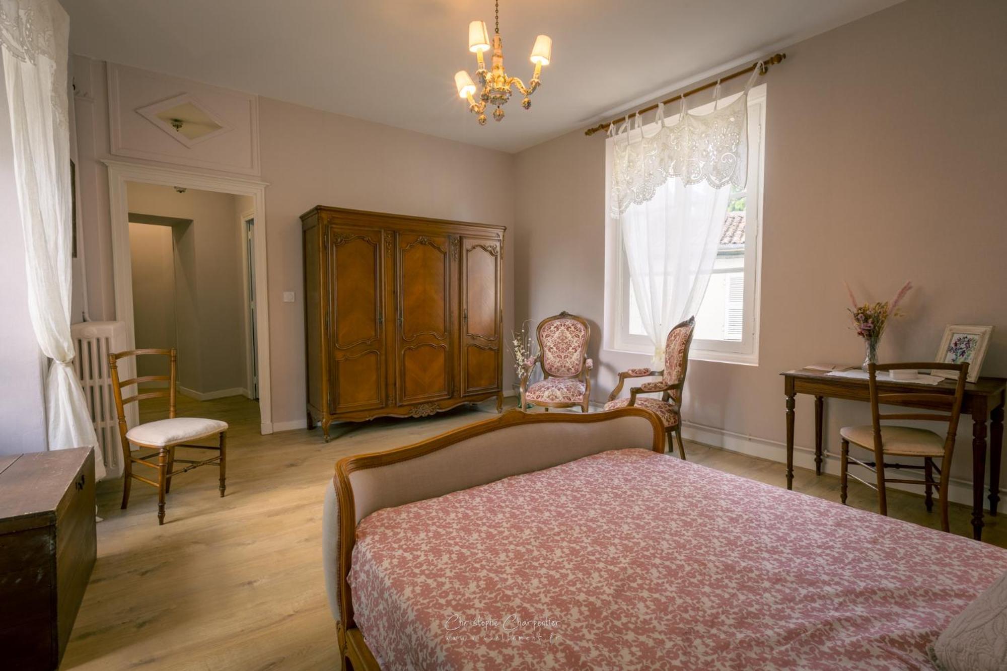 Le Prieure Sainte Croix Hotel Лудан Екстериор снимка