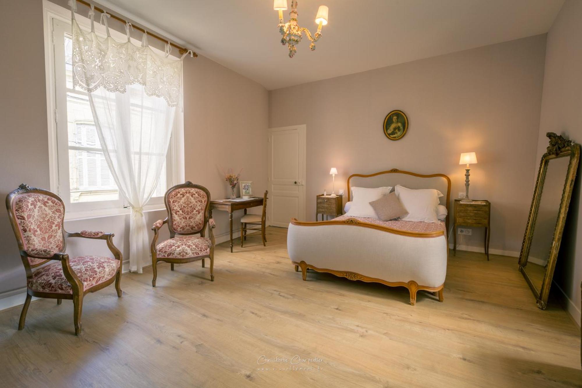 Le Prieure Sainte Croix Hotel Лудан Екстериор снимка