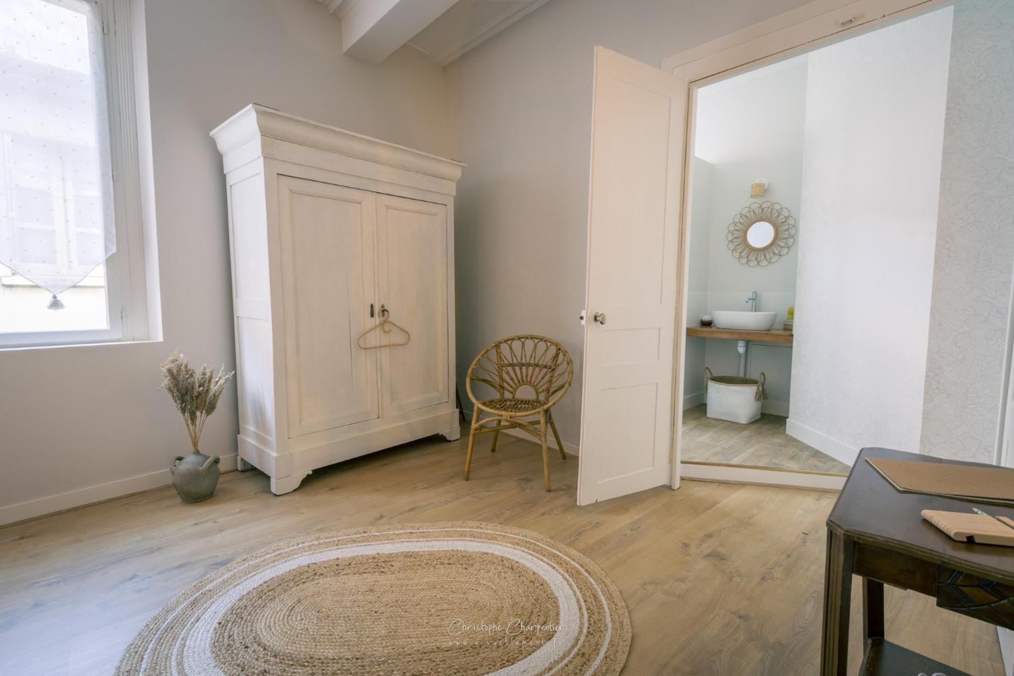 Le Prieure Sainte Croix Hotel Лудан Екстериор снимка